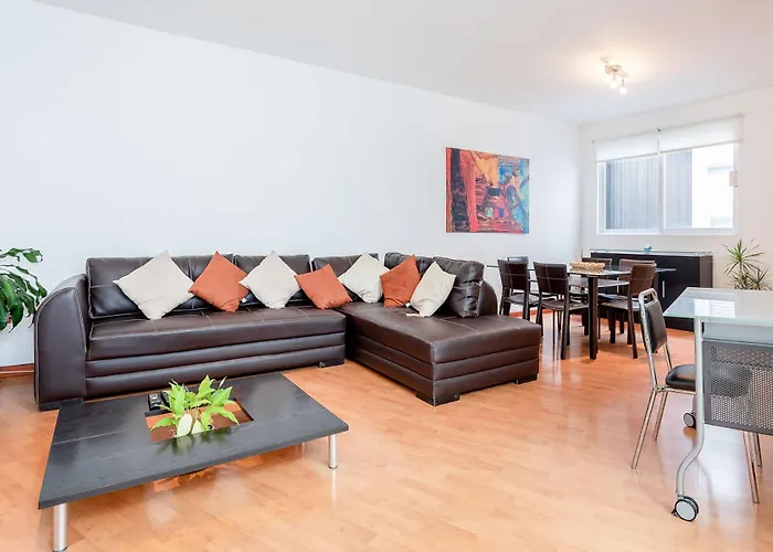 Upscale Polanco, 24 7 Security, Walk To Shopping! Holiday home *